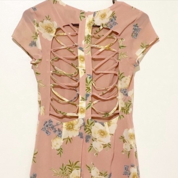 Bardot mauve floral cap sleeve back cutout dress - Picture 4 of 8